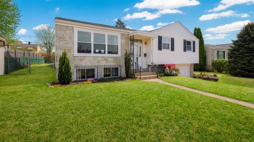823 Regina St, PHILADELPHIA, PA, 19116-2913 | Card Image