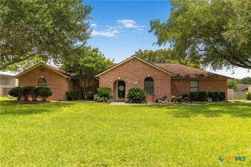 184 Penn Ave, Victoria, TX, 77904-4740 | Card Image