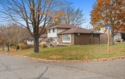 296 Inverness Dr, Oshawa, ON, L1J5T4 | Card Image