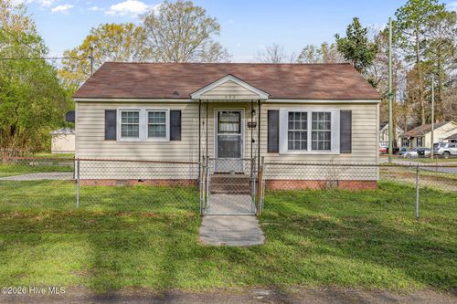 302 S Johnson St, Mount Olive, NC, 28365-2425 | Card Image