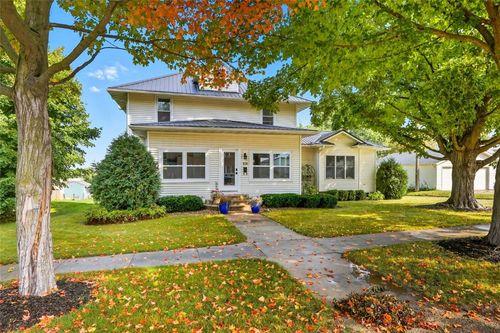 106 Prospect St Nw, Blairstown, IA, 52209-9701 | Card Image