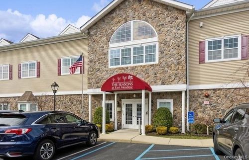 419 Autumn Dr, East Meadow, NY, 11554-2272 | Card Image