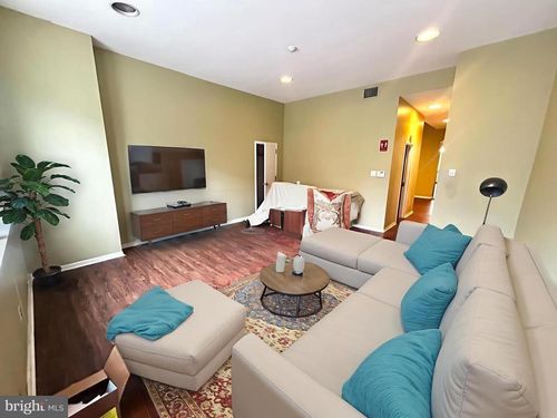 3824 Lancaster Ave, PHILADELPHIA, PA, 19104-2318 | Card Image