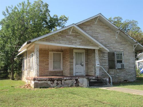 400 Water St, Whitesboro, TX, 76273-2120 | Card Image