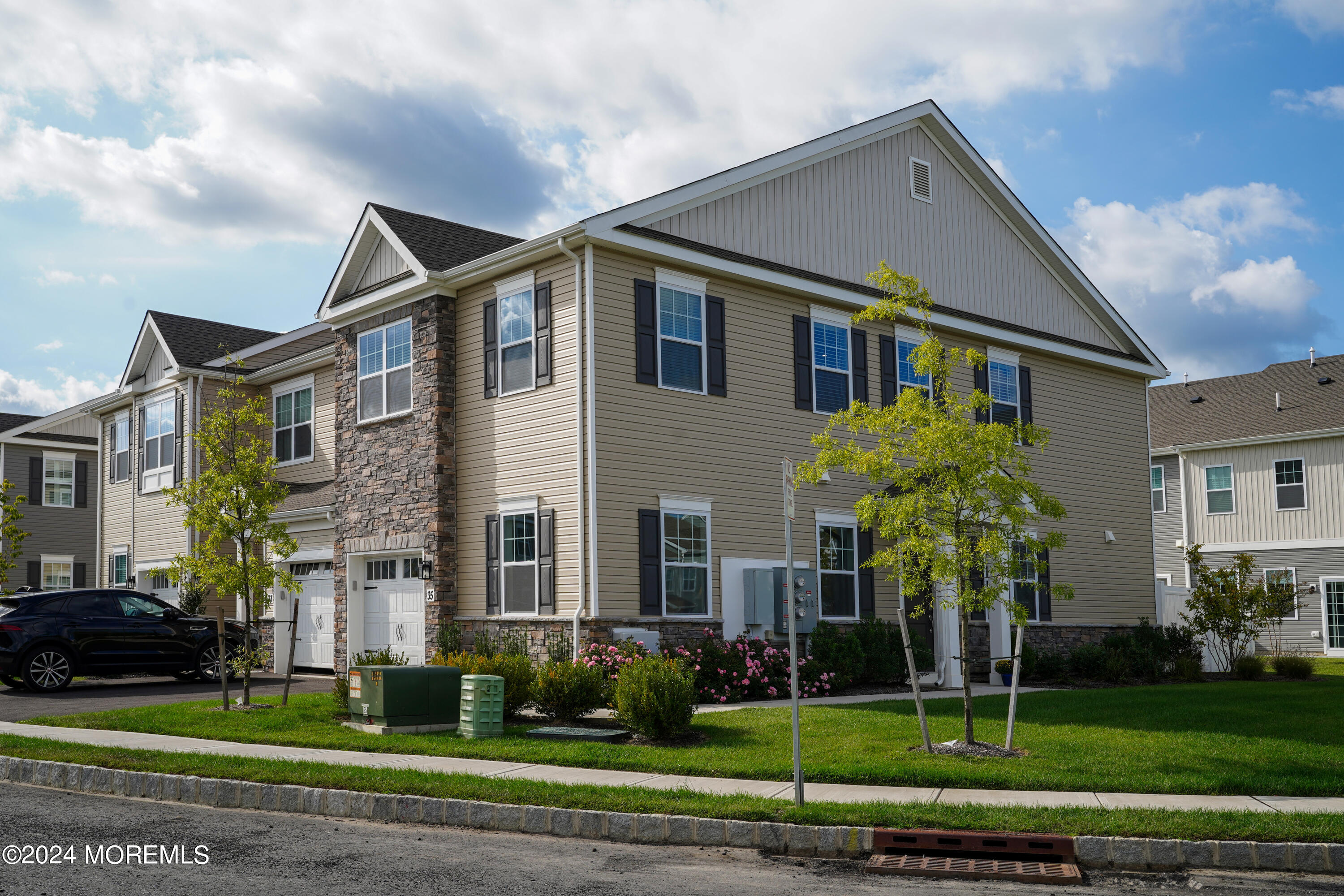 Chapel Ln, Neptune, NJ 07753