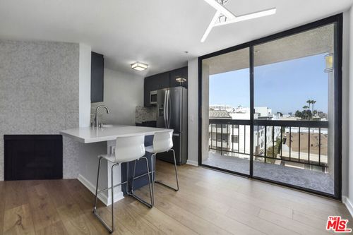 319-7320 Hawthorn Ave, Los Angeles, CA, 90028-6107 | Card Image