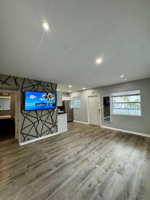 11-2741 Ne 8th Ave, Wilton Manors, FL, 33334-2587 | Card Image