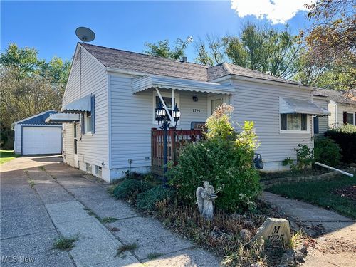 1725 W 12th St, Lorain, OH, 44052-1244 | Card Image