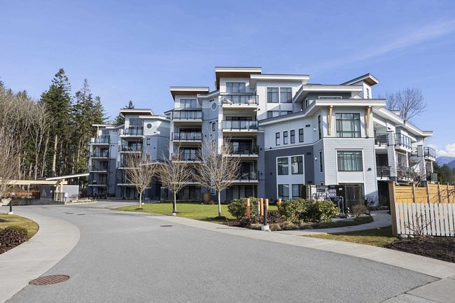 201 - 5380 Tyee Lane, Condo with 2 bedrooms, 2 bathrooms and 1 parking in Chilliwack BC | Image 1