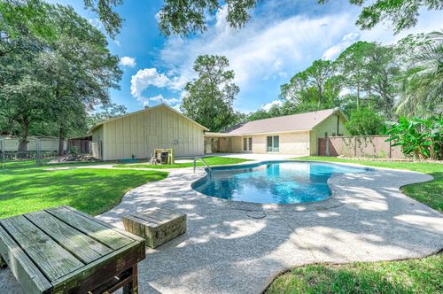 13725 W 6th St, Santa Fe, TX, 77517-4330 | Card Image