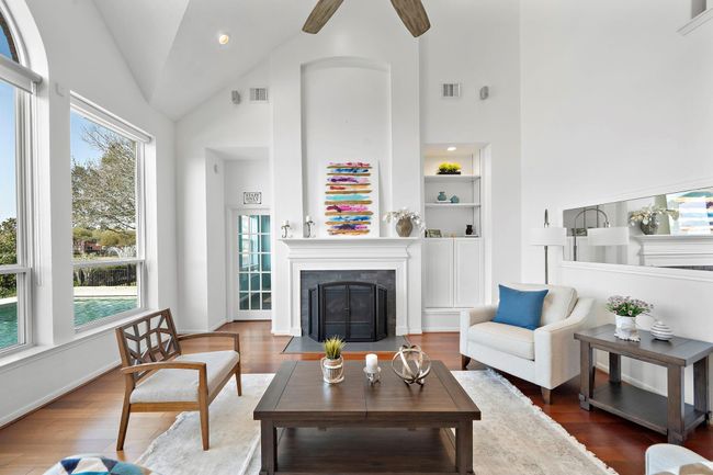 6310 Hidden Crest Way, House other with 5 bedrooms, 4 bathrooms and 2 parking in Sugar Land TX | Image 8