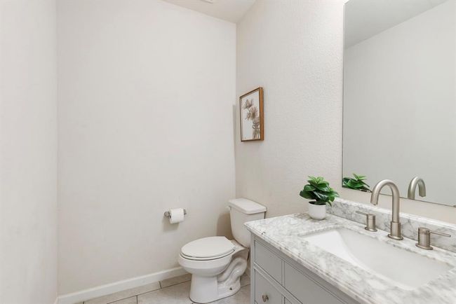 Adorable powder bath with upgraded vanity & faucet. | Image 9