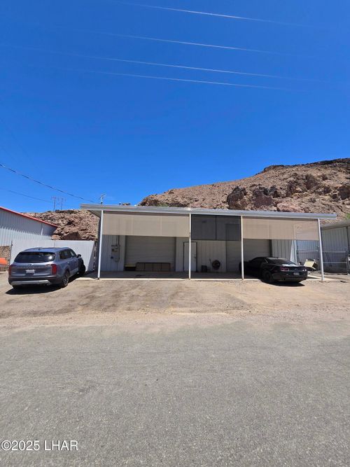 9287 Moovalya Estates Dr, Parker, AZ, 85344-7013 | Card Image