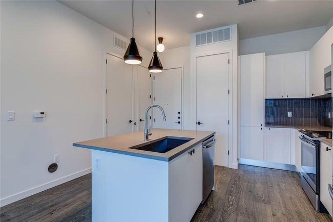 APT-233 - 800 Embassy Dr, Condo with 1 bedrooms, 1 bathrooms and 1 parking in Austin TX | Image 9