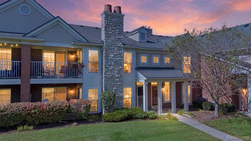 28259 Oakmonte Cir E, New Hudson, MI, 48165-8002 | Card Image