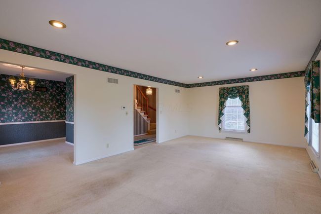 416 Crestview Dr Ne, House other with 4 bedrooms, 3 bathrooms and null parking in Lancaster OH | Image 14