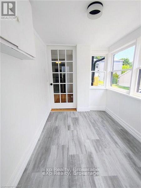 Residential Lease in Belleville (Belleville Ward) 2