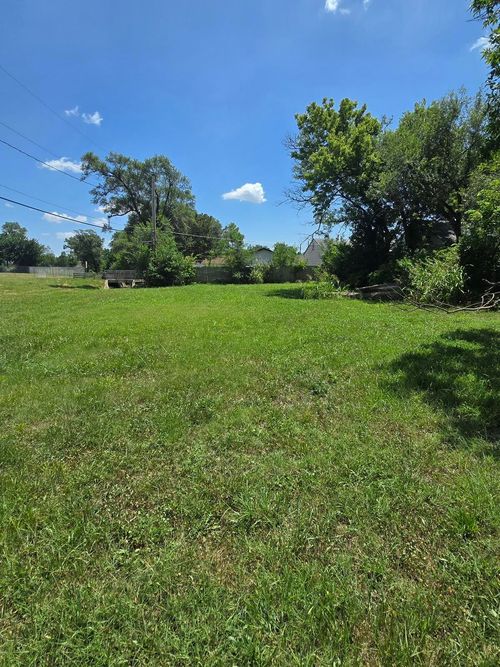 2880 S Davidson St, Wichita, KS, 67210-1402 | Card Image