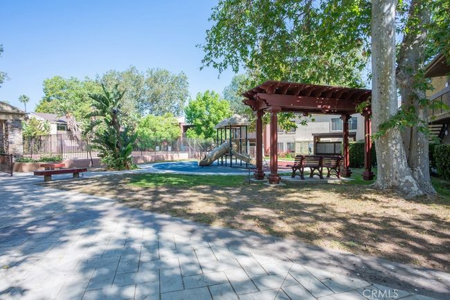 169 - 18350 Hatteras St, Condo with 1 bedrooms, 1 bathrooms and 2 parking in Tarzana CA | Image 23