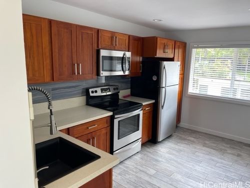 upper-42-135 Old Kalanianaole Rd, Kailua, HI, 96734-5704 | Card Image