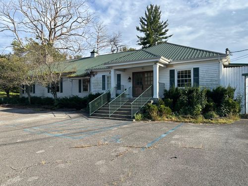 38 E Main St, Paris, KY, 40361-2008 | Card Image