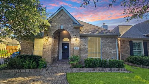 2939 Rosefield Dr, Houston, TX, 77080-2607 | Card Image