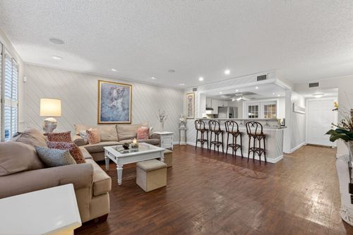 703-3951 Ne 17th Ave, Pompano Beach, FL, 33064-9203 | Card Image