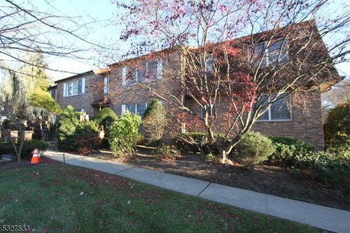 3-70 Harristown Rd, Fair Lawn, NJ, 07410-1338 | Card Image