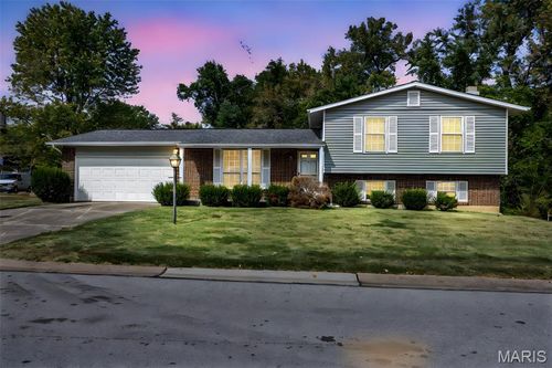 1 Oak Hill Ln, Saint Peters, MO, 63376-2101 | Card Image