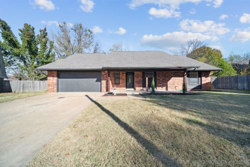 1500 W Oak Ridge Court, Broken Arrow, OK, 74012 | Card Image