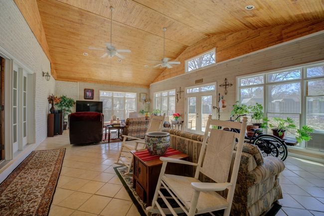 2011 Kirby Pkwy, House other with 3 bedrooms, 2 bathrooms and null parking in Memphis TN | Image 4