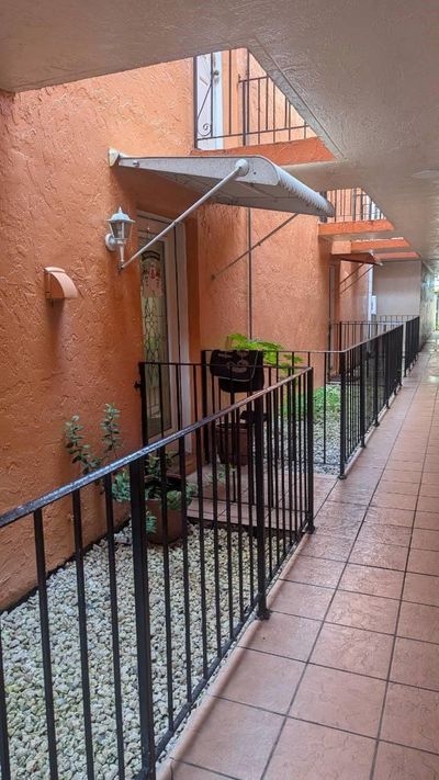 115 - 1300 W 47th Pl, Condo with 1 bedrooms, 1 bathrooms and null parking in Hialeah FL | Image 1