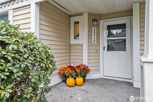 3-2-23315 54th Ave S, Kent, WA, 98032-2814 | Card Image
