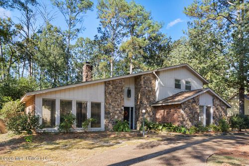 103 Redbud Trl, Brandon, MS, 39047-6402 | Card Image