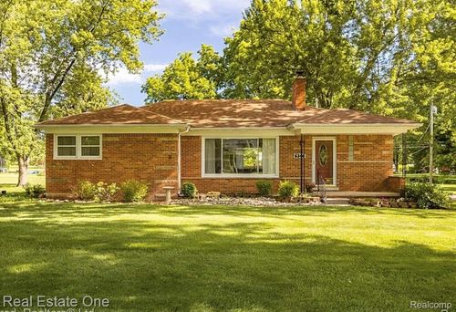 6346 Donaldson Dr, Troy, MI, 48085-1532 | Card Image