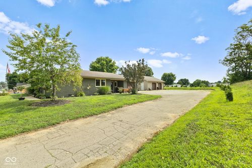 1619 Robin Rd, Martinsville, IN, 46151-3036 | Card Image