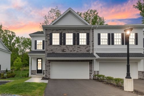 18 Mccluskey Pl, Morris Plains, NJ, 07950-2551 | Card Image