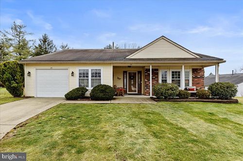 23 Meadowwood Ct, Columbus, NJ, 08022-1026 | Card Image