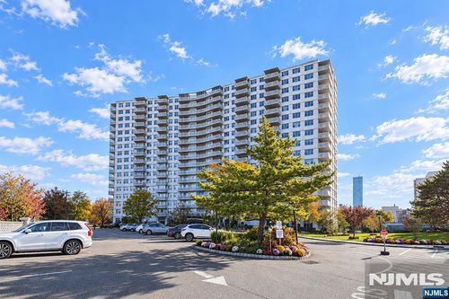 2100 Linwood Ave, Fort Lee, NJ, 07024-3186 | Card Image