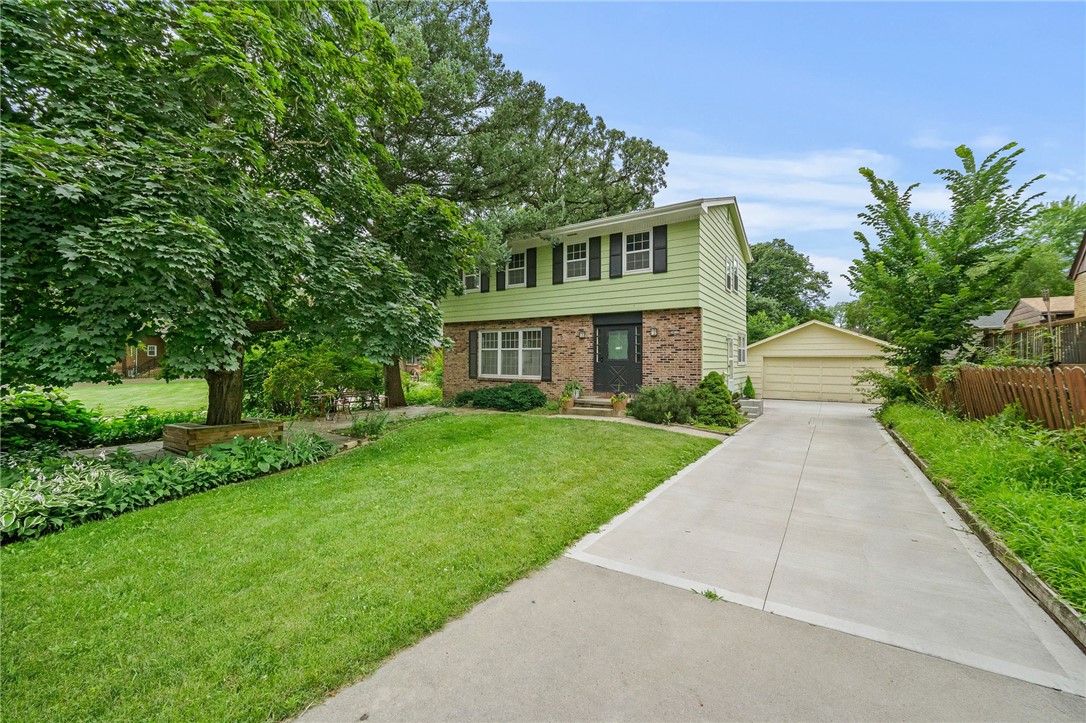 38th St, Des Moines, IA 50310