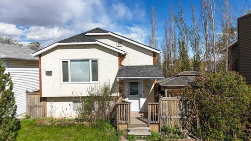 27 Erin Grove Crt Se, Calgary, AB, T2B3A8 | Card Image
