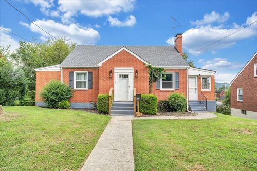 5333 Thornrose Rd, Roanoke, VA, 24012-1431 | Card Image