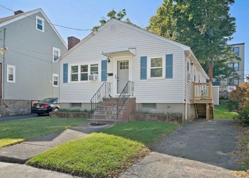 28 Auriga St, Boston, MA, 02122 | Card Image