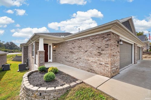a-1512 Kennel Drive, Evansville, IN, 47710 | Card Image