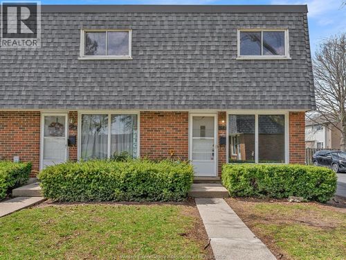 40-272 Victoria St S, Amherstburg, ON, N9V2K5 | Card Image