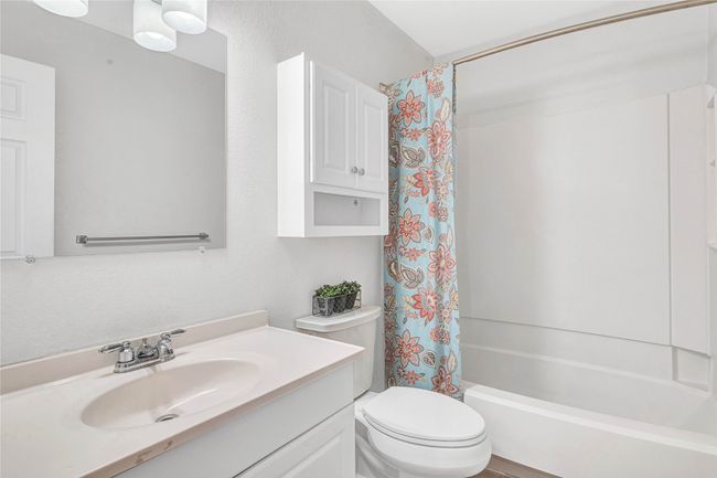 APT-203 - 4452 Chaha Rd, Condo with 2 bedrooms, 2 bathrooms and null parking in Garland TX | Image 17