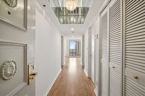 apt-516-300 Three Islands Blvd, Hallandale Beach, FL, 33009-2819 | Card Image