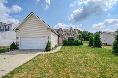 4504 Ledge Ct, Kent, OH, 44240-7581 | Card Image