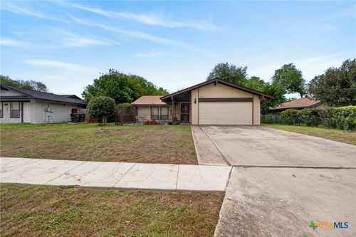 5250 Round Table Dr, San Antonio, TX, 78218-2826 | Card Image