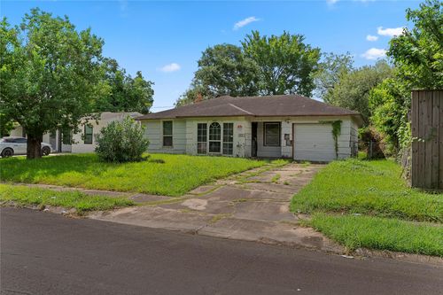 5606 Belarbor St, Houston, TX, 77033-3033 | Card Image